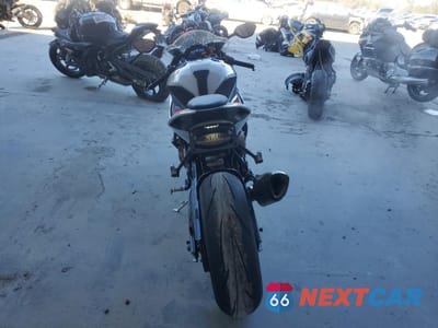 Czwarte zdjęcie samochodu z boku: 2022 BMW S 1000 RR VIN:WB10E2305N6F05383 - miniatura