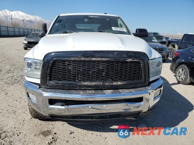 Piąte zdjęcie samochodu w środku: 2014 RAM 2500 ST VIN:3C6UR5CJ1EG139704 - miniatura