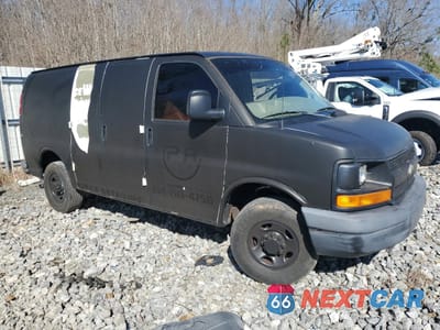 Czwarte zdjęcie samochodu z boku: 2005 CHEVROLET EXPRESS G3500 VIN:1GCHG35V051212838 - miniatura