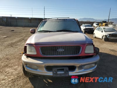 Piąte zdjęcie samochodu w środku: 1998 FORD EXPEDITION VIN:1FMFU18L1WLA02748 - miniatura