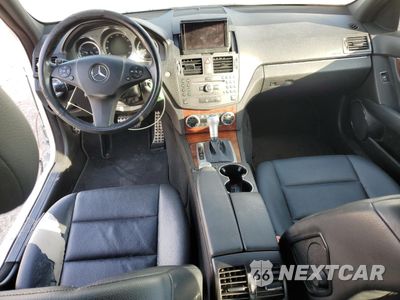Zdjęcie 8 z 13 samochodu: 2011 MERCEDES-BENZ C 300 4MATIC VIN:WDDGF8BB2BR159164 - miniatura