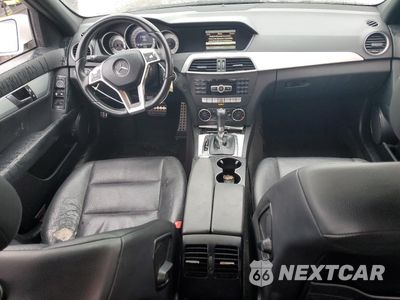 Zdjęcie 8 z 14 samochodu: 2013 MERCEDES-BENZ C 250 VIN:WDDGF4HB7DA745246 - miniatura
