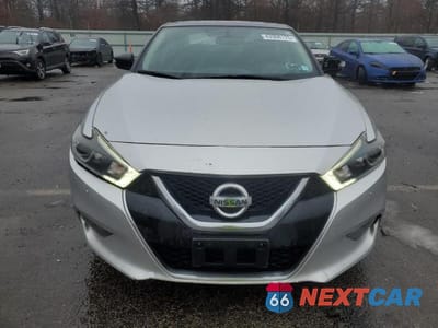 Piąte zdjęcie samochodu w środku: 2018 NISSAN MAXIMA 3.5S VIN:1N4AA6AP3JC365763 - miniatura