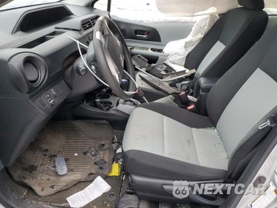 Zdjęcie 7 z 13 samochodu: 2013 TOYOTA PRIUS C VIN:JTDKDTB32D1549687 - miniatura