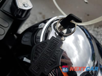 Zdjęcie 8 z 10 samochodu: 2010 HARLEY-DAVIDSON FLHX VIN:1HD1KB41XAB674688 - miniatura