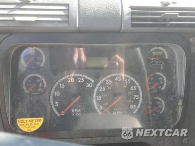 Zdjęcie 8 z 10 samochodu: 2015 FREIGHTLINER CASCADIA 125 VIN:3AKJGLD52FSGA7821 - miniatura
