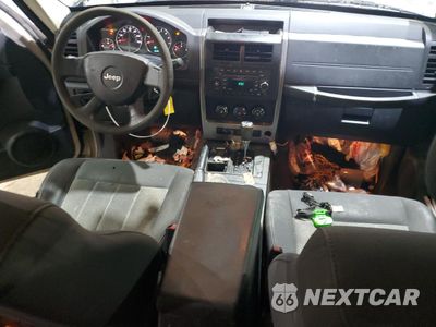 Zdjęcie 8 z 13 samochodu: 2010 JEEP LIBERTY SPORT VIN:1J4PN2GK0AW101907 - miniatura