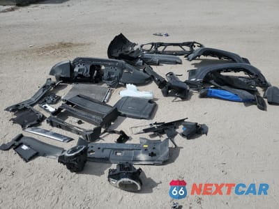 Zdjęcie 15 z 16 samochodu: 2023 LAND ROVER DEFENDER 110 S VIN:SALEJ7EX4P2241794 - miniatura