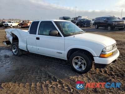 Czwarte zdjęcie samochodu z boku: 2003 CHEVROLET S TRUCK S10 VIN:1GCCS19H938265950 - miniatura