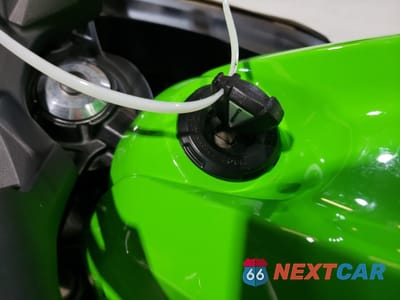 Zdjęcie 8 z 10 samochodu: 2020 KAWASAKI EX650 N VIN:ML5EXEN1XLDA07211 - miniatura