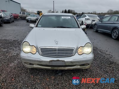 Piąte zdjęcie samochodu w środku: 2001 MERCEDES-BENZ C 320 VIN:WDBRF64J01F089691 - miniatura