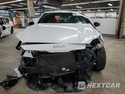 Piąte zdjęcie samochodu w środku: 2023 KIA FORTE GT LINE VIN:3KPF54AD7PE668643 - miniatura