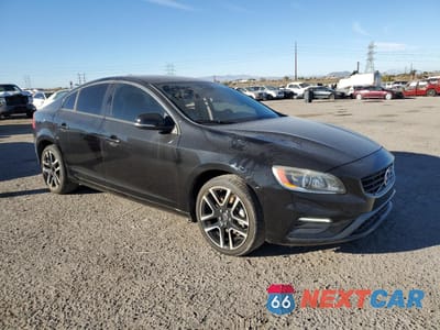 Czwarte zdjęcie samochodu z boku: 2018 VOLVO S60 DYNAMIC VIN:YV126MFL6J2450638 - miniatura