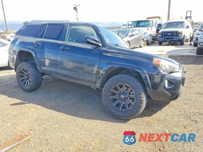 Czwarte zdjęcie samochodu z boku: 2016 TOYOTA 4RUNNER SR5 VIN:JTEBU5JR7G5368840 - miniatura