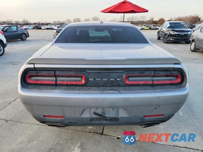 Zdjęcie 6 z 12 samochodu: 2016 DODGE CHALLENGER SXT VIN:2C3CDZAG3GH131130 - miniatura