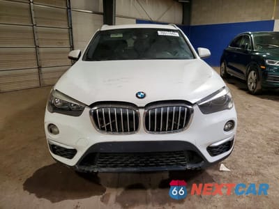 Piąte zdjęcie samochodu w środku: 2018 BMW X1 XDRIVE28I VIN:WBXHT3C35J3H32504 - miniatura