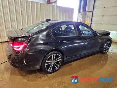 Trzecie zdjęcie samochodu z tyłu: 2018 BMW 330 XI VIN:WBA8D9C57JA616080 - miniatura