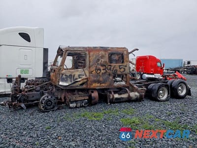 Zdjęcie 10 z 10 samochodu: 2018 VOLVO VNL SEMI TRUCK VIN:4V4NC9EJ2JN997353 - miniatura