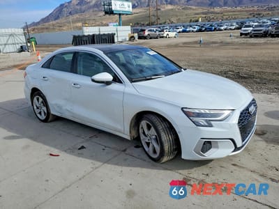 Czwarte zdjęcie samochodu z boku: 2023 AUDI A3 PREMIUM VIN:WAUAUDGY4PA108814 - miniatura