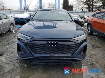 Piąte zdjęcie samochodu w środku: 2024 AUDI Q8 E-TRON SPORTBACK PRESTIGE VIN:WA1DABGEXRB062108 - miniatura