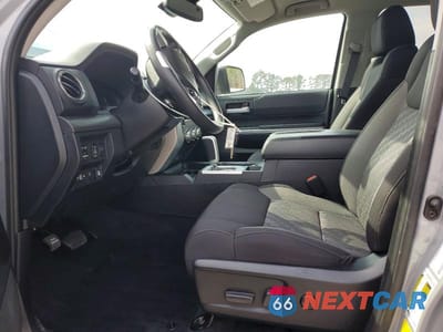 Zdjęcie 7 z 12 samochodu: 2021 TOYOTA TUNDRA SR5 VIN:5TFEY5F11MX298101 - miniatura