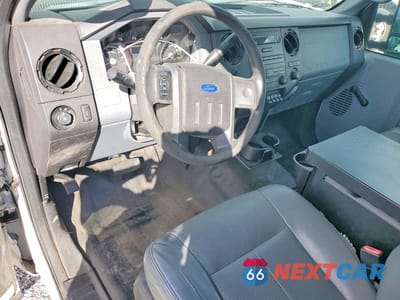 Zdjęcie 8 z 13 samochodu: 2013 FORD F350 UTILITY / SERVICE TRUCK VIN:1FDRF3A63DEB92674 - miniatura
