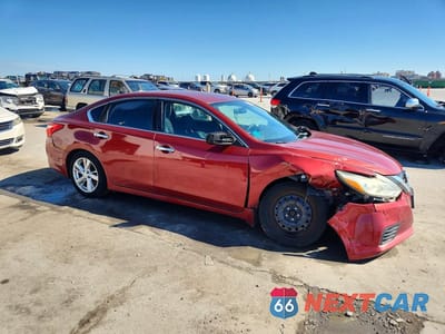 Czwarte zdjęcie samochodu z boku: 2016 NISSAN ALTIMA 2.5 S VIN:1N4AL3AP5GN389441 - miniatura