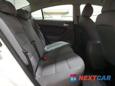 Zdjęcie 10 z 12 samochodu: 2018 KIA FORTE LX VIN:3KPFK4A72JE245186 - miniatura