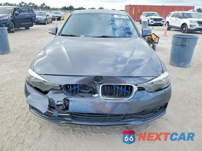 Piąte zdjęcie samochodu w środku: 2017 BMW 320 XI VIN:WBA8E5G52HNU42003 - miniatura