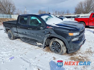 Czwarte zdjęcie samochodu z boku: 2019 CHEVROLET SILVERADO K1500 TRAIL BOSS CUSTOM VIN:1GCPYCEF5KZ298372 - miniatura