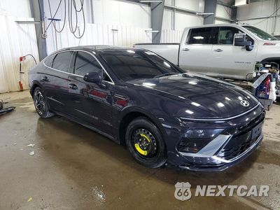 Czwarte zdjęcie samochodu z boku: 2025 HYUNDAI SONATA SEL VIN:KMHL14JA6SA507535 - miniatura