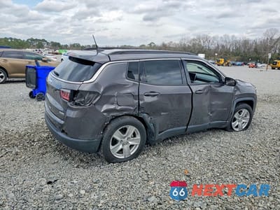 Trzecie zdjęcie samochodu z tyłu: 2022 JEEP COMPASS LATITUDE VIN:3C4NJCBBXNT137069 - miniatura