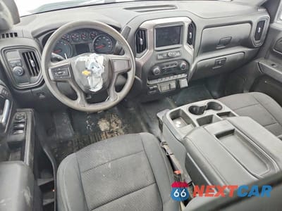 Zdjęcie 8 z 12 samochodu: 2021 CHEVROLET SILVERADO C1500 VIN:1GCRWAEK7MZ371776 - miniatura