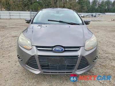 Piąte zdjęcie samochodu w środku: 2012 FORD FOCUS TITANIUM VIN:1FAHP3N21CL189566 - miniatura
