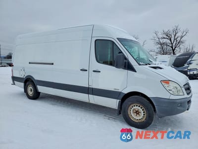 Czwarte zdjęcie samochodu z boku: 2012 MERCEDES-BENZ SPRINTER 2500 VIN:WD3PE8CBXC5680468 - miniatura