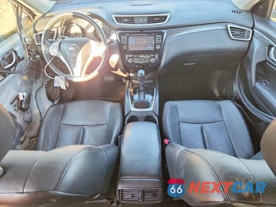 Zdjęcie 8 z 14 samochodu: 2015 NISSAN ROGUE S VIN:5N1AT2MT9FC757056 - miniatura