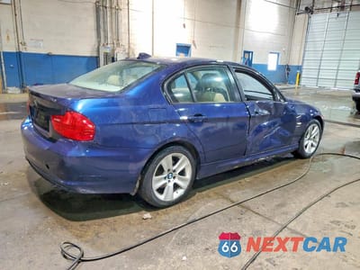 Trzecie zdjęcie samochodu z tyłu: 2011 BMW 328 XI VIN:WBAPK7C56BF082449 - miniatura