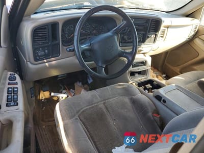 Zdjęcie 8 z 13 samochodu: 2001 CHEVROLET SUBURBAN C1500 VIN:3GNEC16T91G174318 - miniatura