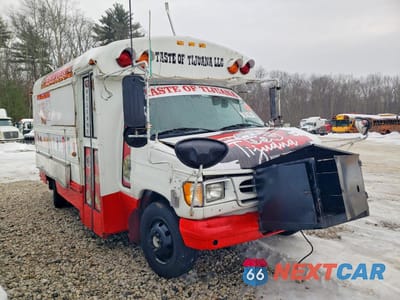 Czwarte zdjęcie samochodu z boku: 2002 FORD ECONOLINE E350 SUPER DUTY CUTAWAY VAN VIN:1FDSE35F22HA82659 - miniatura