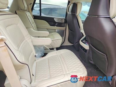 Zdjęcie 11 z 14 samochodu: 2021 LINCOLN NAVIGATOR BLACK LABEL VIN:5LMJJ2TT1MEL15636 - miniatura