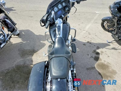 Zdjęcie 6 z 8 samochodu: 2017 HARLEY-DAVIDSON FLHX STREET GLIDE VIN:1HD1KBC33HB668213 - miniatura