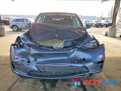 Piąte zdjęcie samochodu w środku: 2023 TESLA MODEL Y VIN:7SAYGDEE0PF620291 - miniatura