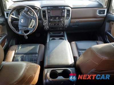 Zdjęcie 8 z 11 samochodu: 2016 NISSAN TITAN XD 4WD V8 TDSL 5.0L PLATINUM VIN:1N6BA1F40GN510333 - miniatura