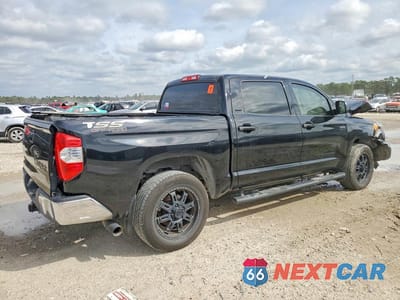 Trzecie zdjęcie samochodu z tyłu: 2017 TOYOTA TUNDRA CREWMAX SR5 VIN:5TFEW5F15HX220979 - miniatura