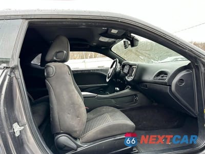 Piąte zdjęcie samochodu w środku: 2018 DODGE CHALLENGER R/T VIN:2C3CDZBT8JH141994 - miniatura