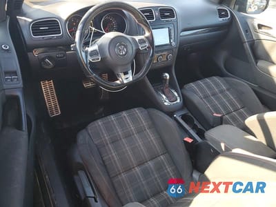 Zdjęcie 8 z 12 samochodu: 2010 VOLKSWAGEN GTI VIN:WVWFD7AJ6AW246175 - miniatura