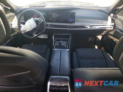 Zdjęcie 8 z 11 samochodu: 2025 BMW I7 EDRIVE50 VIN:WBY43EJ02SCT41887 - miniatura