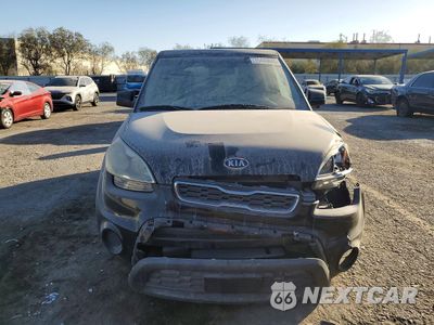 Piąte zdjęcie samochodu w środku: 2012 KIA SOUL VIN:KNDJT2A51C7479798 - miniatura