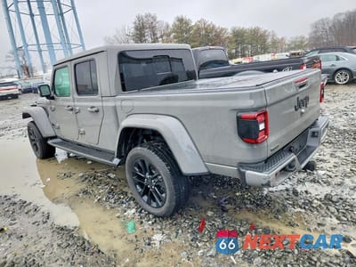 Drugie zdjęcie samochodu z przodu: 2022 JEEP GLADIATOR OVERLAND VIN:1C6JJTFM7NL112580 - miniatura