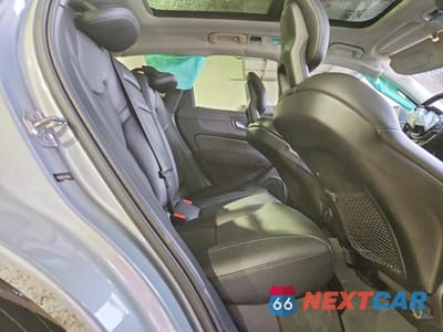 Zdjęcie 11 z 12 samochodu: 2018 VOLVO XC60 T5 MOMENTUM VIN:YV4102RK4J1066080 - miniatura